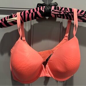 Victoria’s Secret Lined Perfect Coverage best ever T-shirt bra.